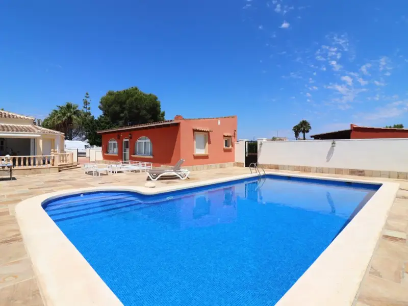 Casa-Villa de 6 Dormitorios en venta Heredades, España