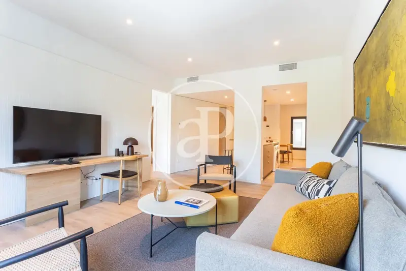 Apartamento de Lujo en Gracia con Vistas al Parque y Servicios Incluidos