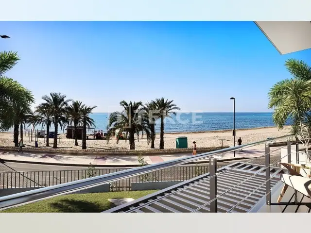Casa Independiente en El Campello con Vistas Abiertas y Piscina