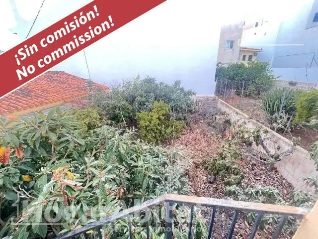 Casa con Terraza y Parcela en el Centro para Reformar o Invertir