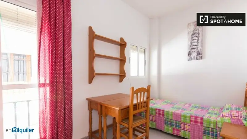 Habitacion con llave independiente en apartamento céntrico
