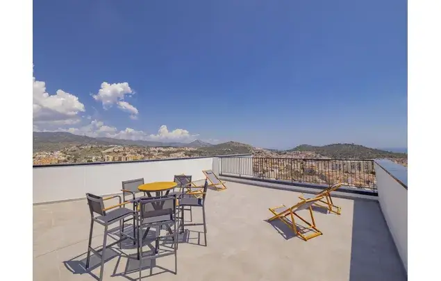 Apartamento 3 Dormitorios Malagá 95m²