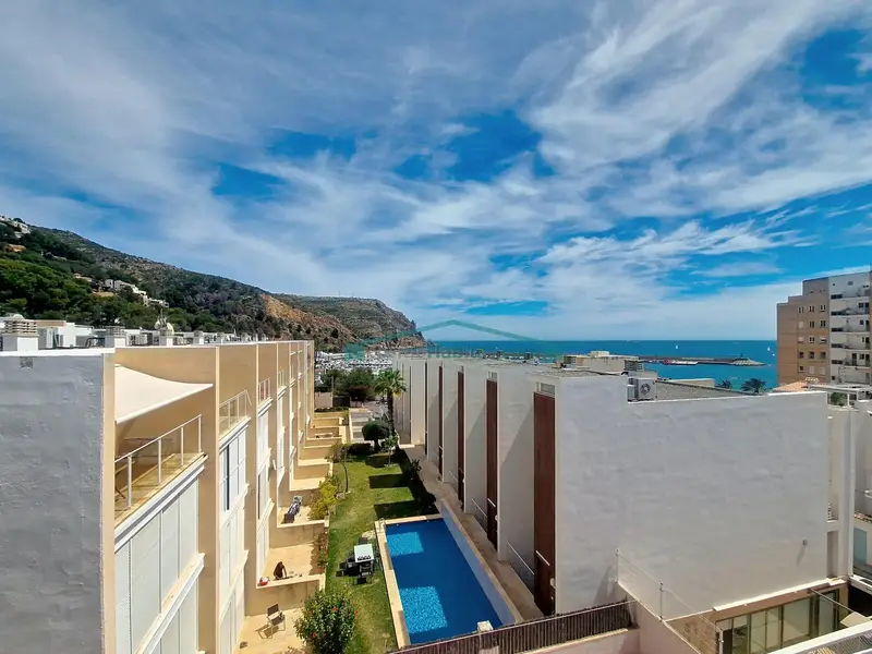Planta Baja con Terraza en Puerto de Jávea Cerca de la Playa