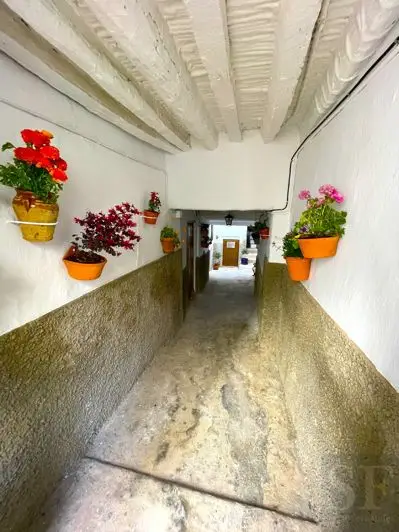 Casa de Pueblo con 4 Dormitorios en Cómpeta