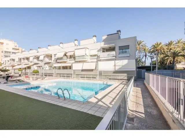Alquiler Atico Porcelanosa Elche 130m2 Terraza 70m2 Parking Piscina