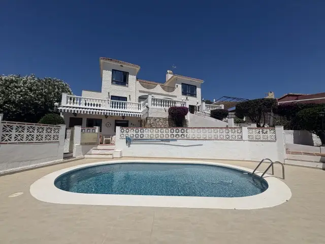 Casa Villa 6 Dormitorios Fuengirola Vistas al Mar Piscina Privada