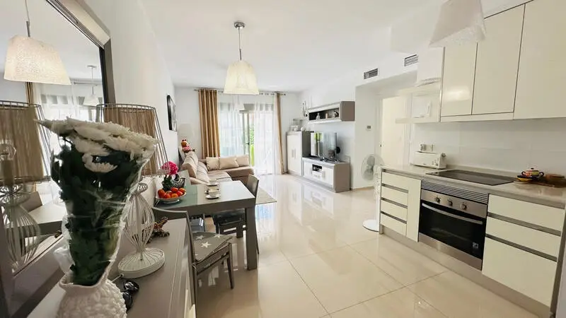 Dúplex en Ciudad Quesada con Apartamento Independiente y 4 Piscinas
