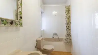 Casa Adosada con Local Comercial en Armilla