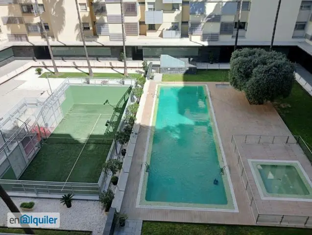 Alquiler Piso Amueblado con Garaje Piscina y Padel Sur