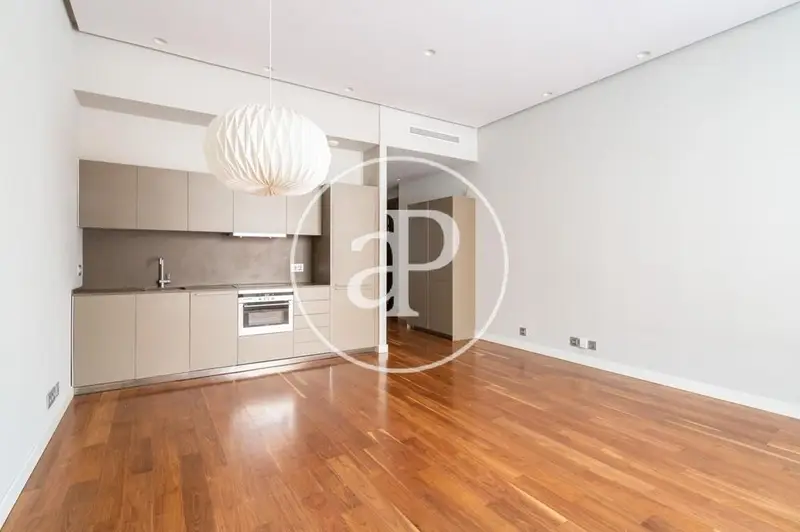 Piso en San Francesc Valencia 81m2 Terraza Parking Amueblado