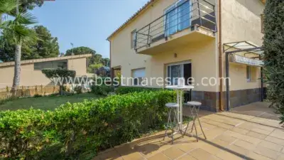 Chalet en venta en Cabrils con vistas al mar y montaña