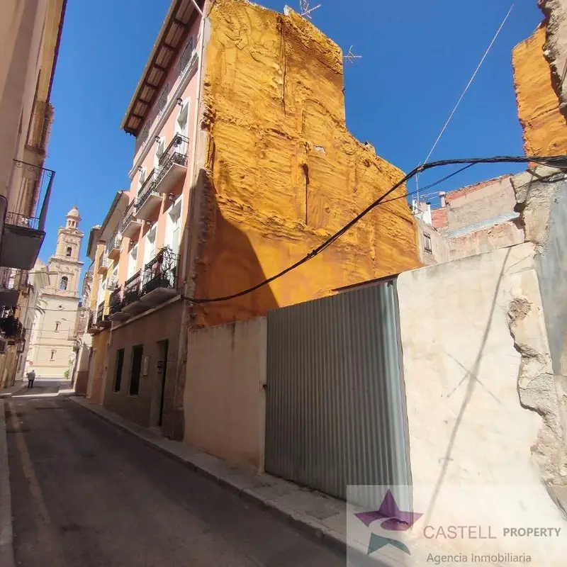 Solar en Venta Centro Novelda 110m2 Edificables