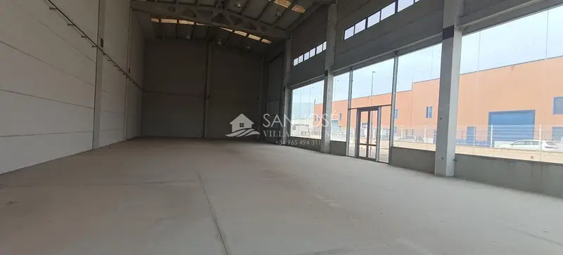 Nave Industrial en Novelda 555m2