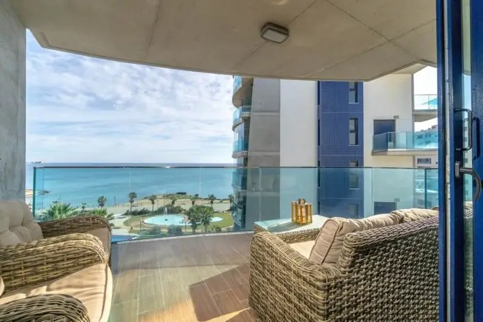 Apartamento 3 Dormitorios Punta Prima Primera Linea de Playa