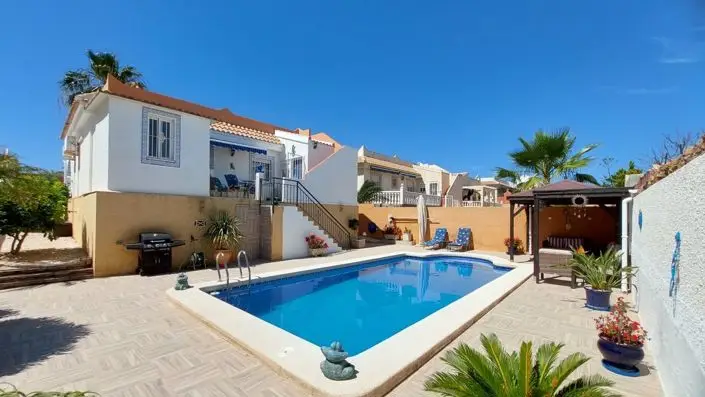 Villa 2 Dormitorios Camposol Piscina Privada
