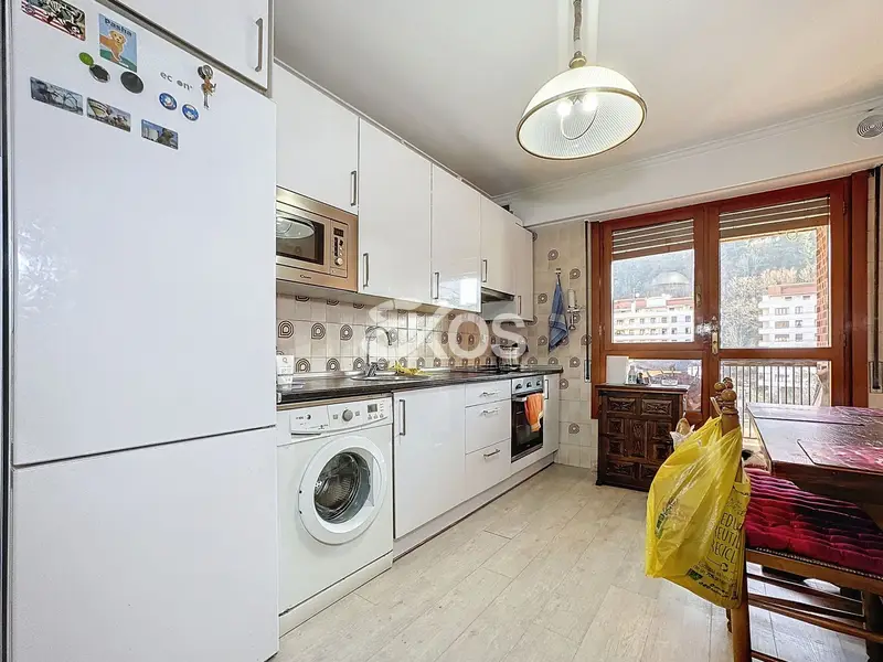 Venta Piso con calefacción en Centro Mondragón