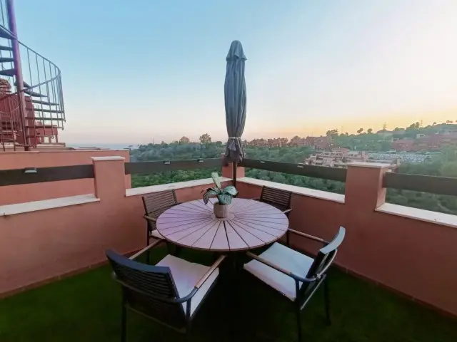 Atico 2 Dormitorios Marbella Vistas Panoramicas Seguridad 24h