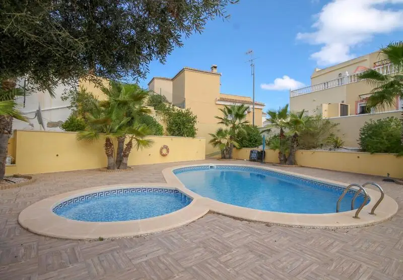 Villa en Venta 3 Dormitorios 2 Baños El Galan San Miguel de Salinas