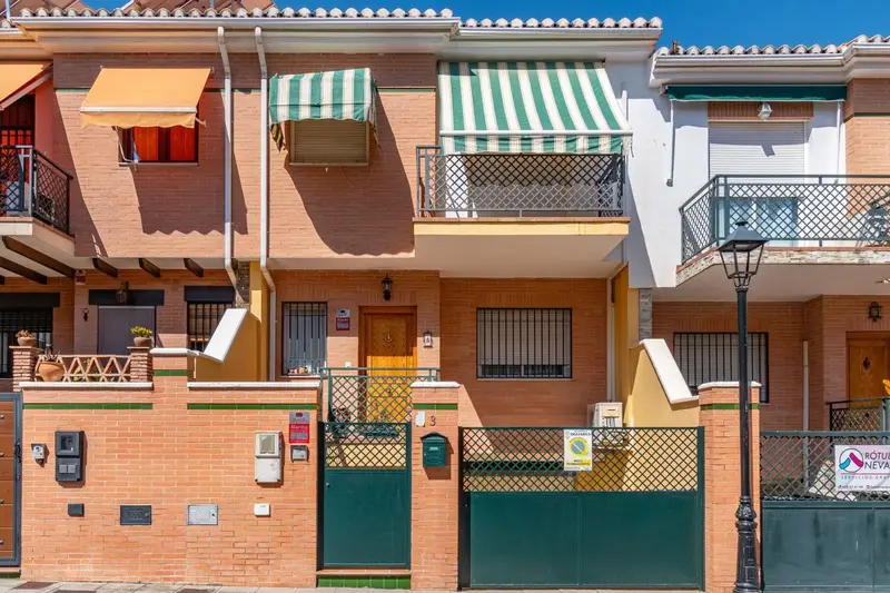 Adosado en venta en Ogíjares, Granada