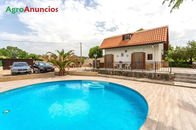 Venta  de Finca con casa, piscina y txoko en Navarra