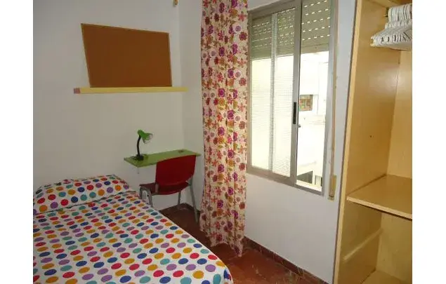 Alquiler Habitaci
ón 105m
² C
rdoba