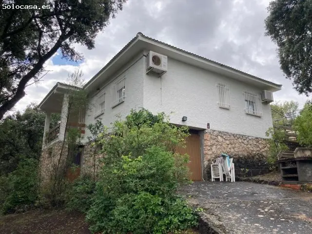 Chalet con Parcela en Urbanizacion Nueva Sierra