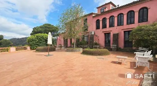 Masia Historica en Barcelona con Vistas Panoramicas
