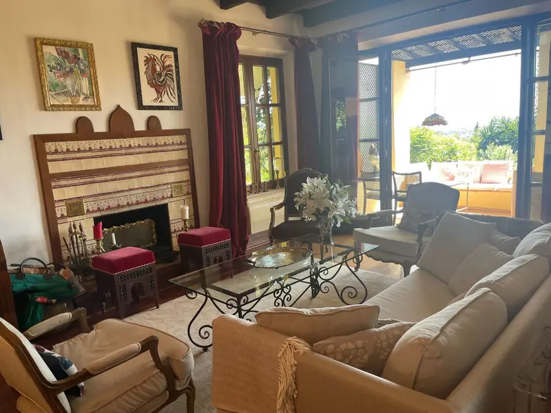 Casa-Villa de 4 Dormitorios alquiler Elviria, España