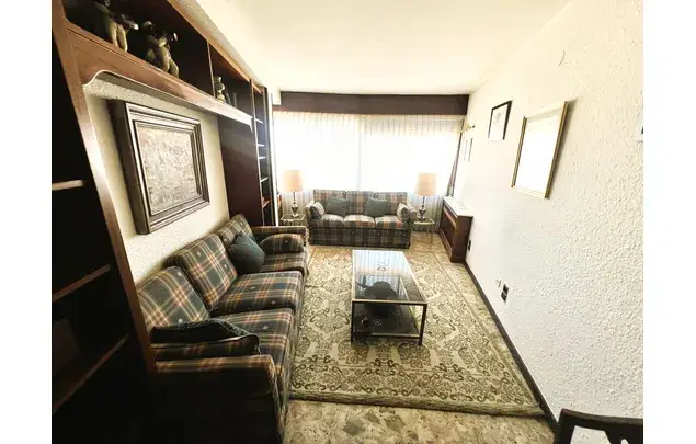 Rent 4 bedroom apartment of 185 m² in Carmona