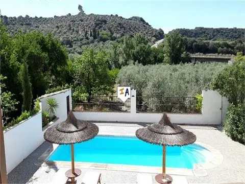 Casa Rural con Piscina - 4 Dormitorios en Rute, España