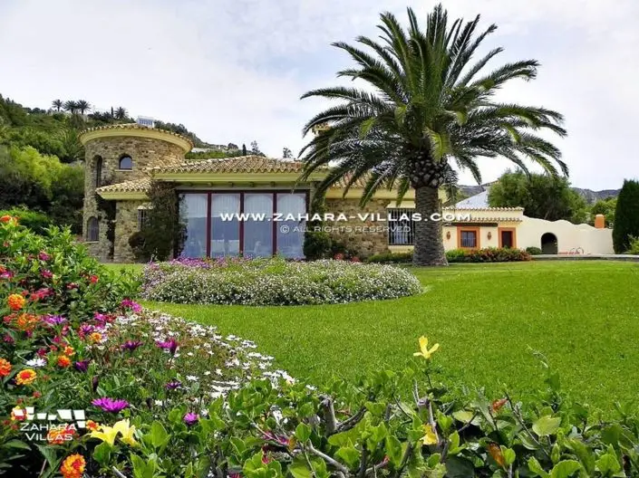 Villa en venta 4 dormitorios cerca Playa Los Alemanes