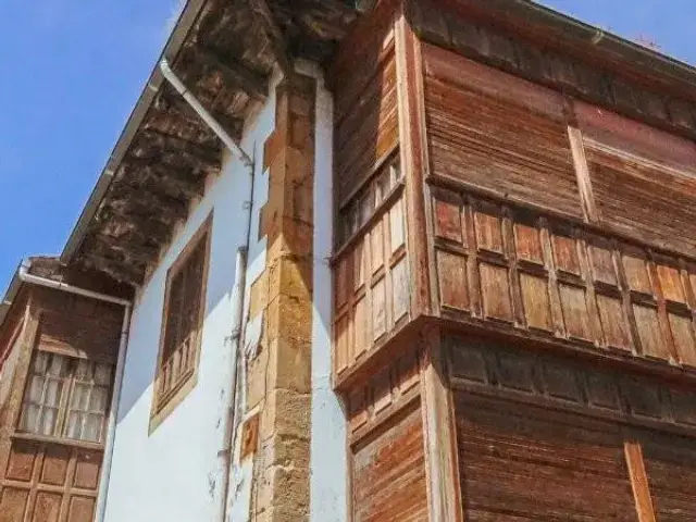 Casa histórica en Reinosa con 8 habitaciones ideal para hotel