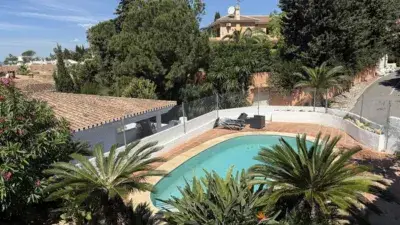 Chalet en Venta en La Capellanía: Lujo y Comodidad con Vistas al Mar
