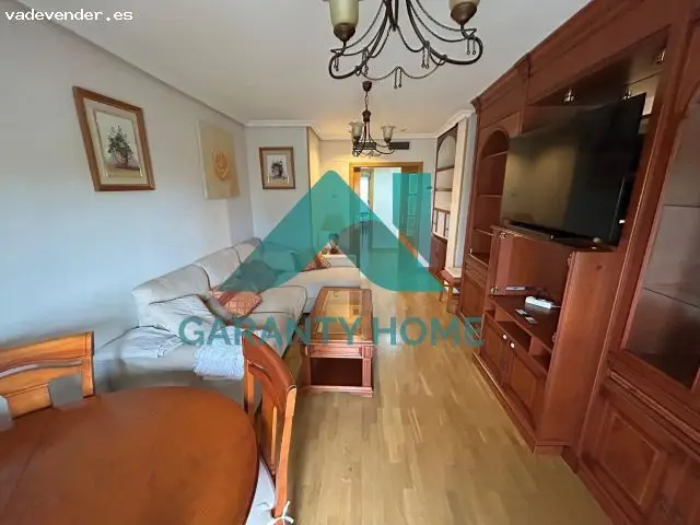 Piso en Venta en Cáceres con Piscina y Garaje