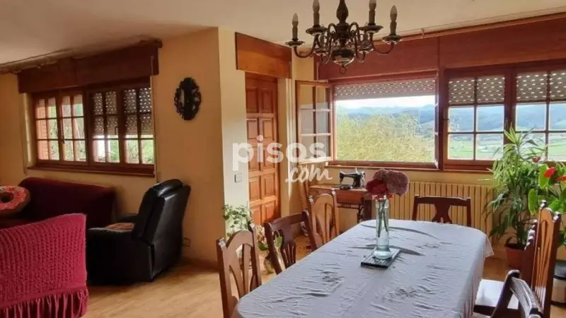 Casa en Venta Ribadeo: Gran Propiedad con Finca de 14000m2