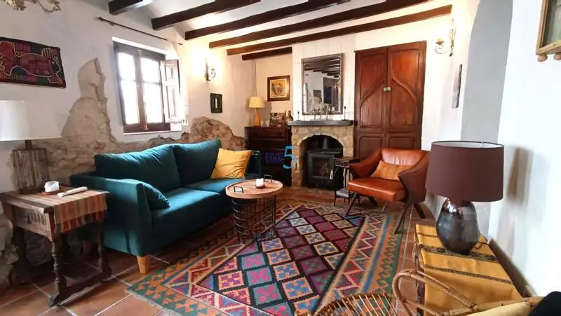 Casa Adosada con 4 Dormitorios en Oliva Casco Antiguo