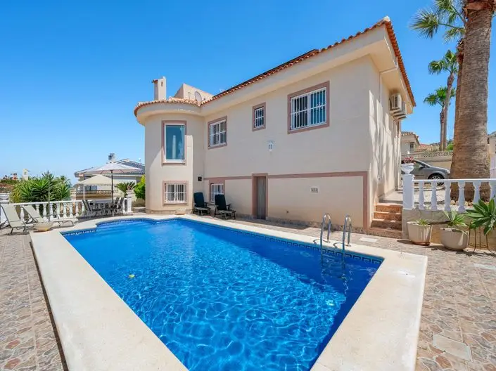 Villa de 5 Dormitorios en Benijofar