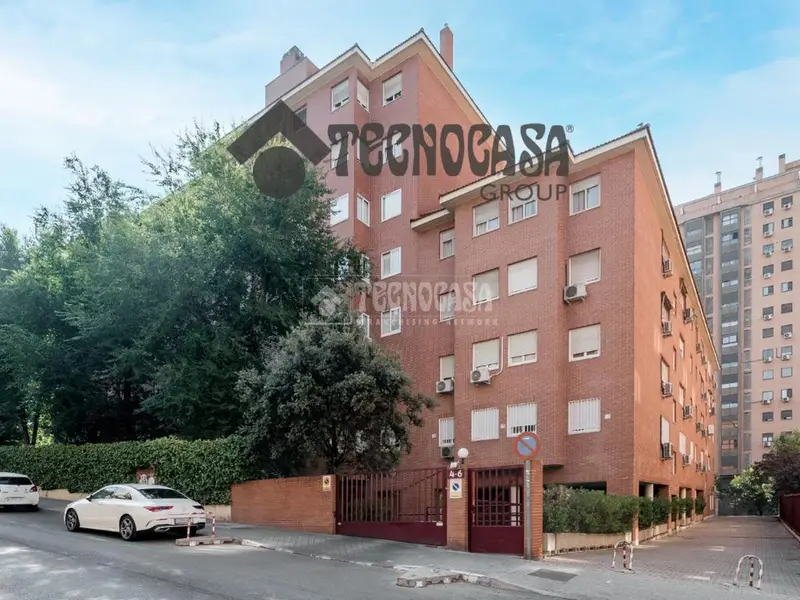 Piso en venta en San Juan Bautista Madrid