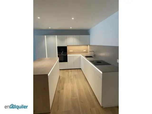 Alquiler Piso Centro 138m2 3 habitaciones Garaje Trastero