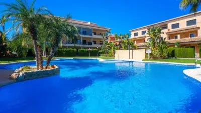 Apartamento en Javea con Piscina Cerca de la Playa del Arenal