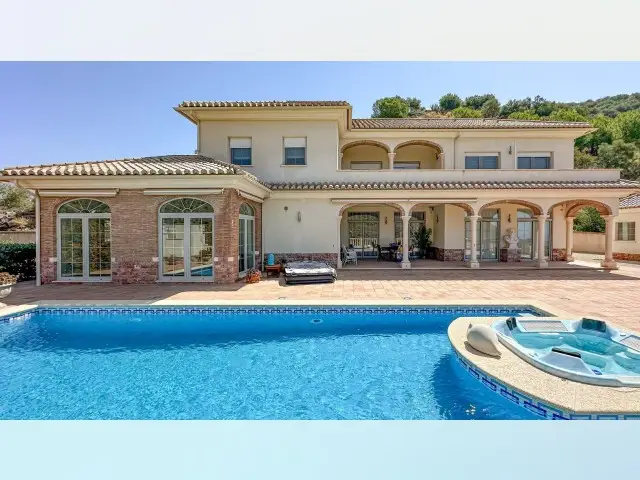Casa Villa 4 Dormitorios Malaga Este