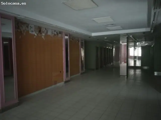 Local Comercial Casco Antiguo 152m2 Escaparate Patio Almacen