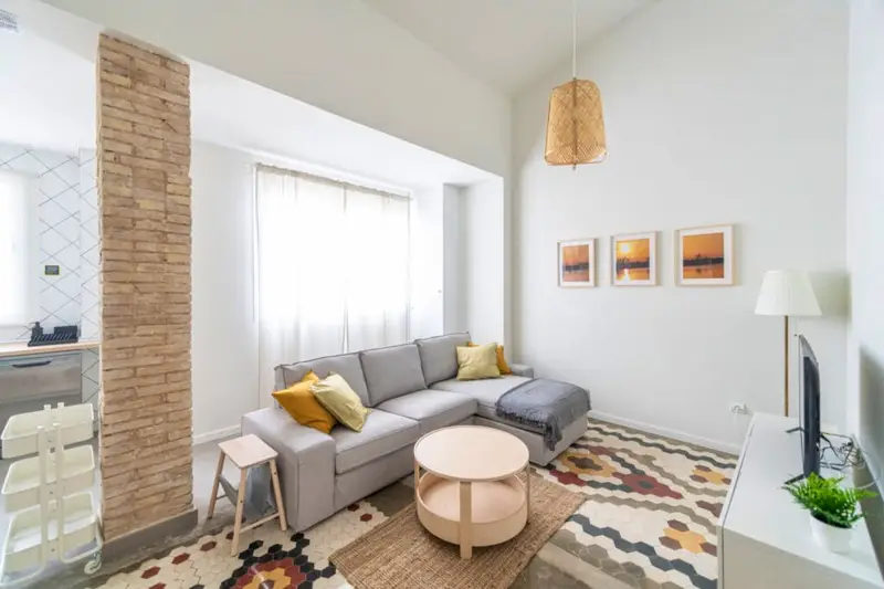 Apartamentos Renovados con Espacios de Trabajo y Terraza