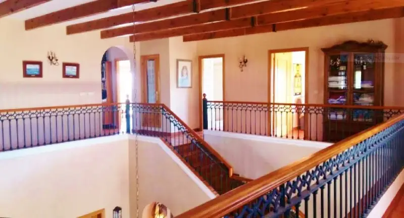Venta Chalet de Lujo en Busot con Vistas Panorámicas