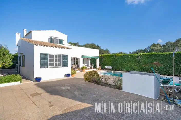 Villa de 3 dormitorios en venta con vistas al campo