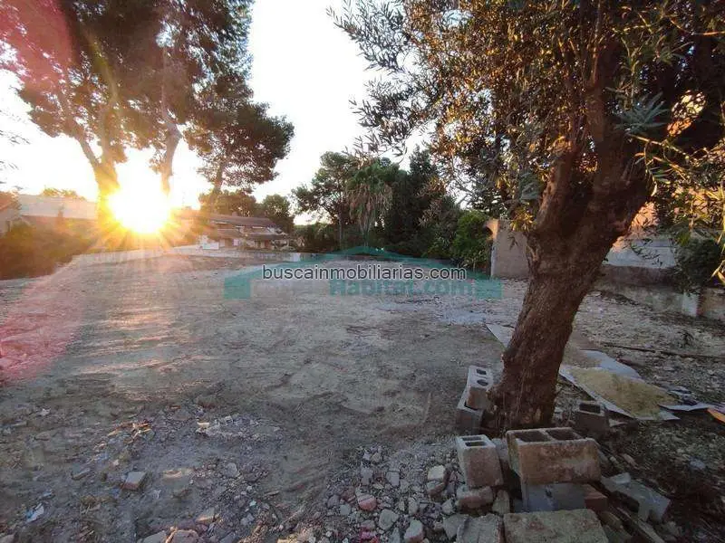 Parcela en Venta en La Cañada Paterna 634m²