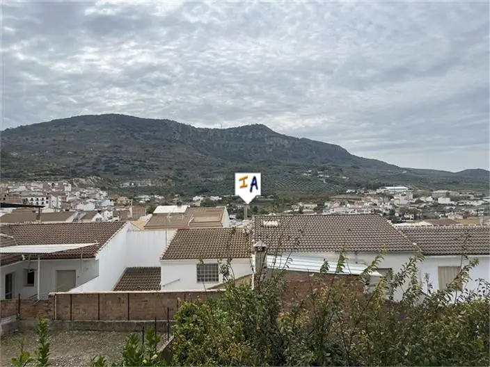 Casa Adosada 4 Dormitorios Jardin Castillo de Locubin Jaen
