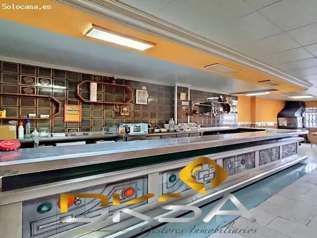 Amplia Casa Con Restaurante En La Planta Inferior, Vila-Real