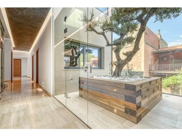 Casa Domotizada con Piscina en Figueres