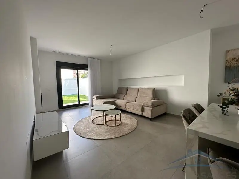 Chalet de Lujo 4 Dormitorios Alquiler Largo Plazo Almería